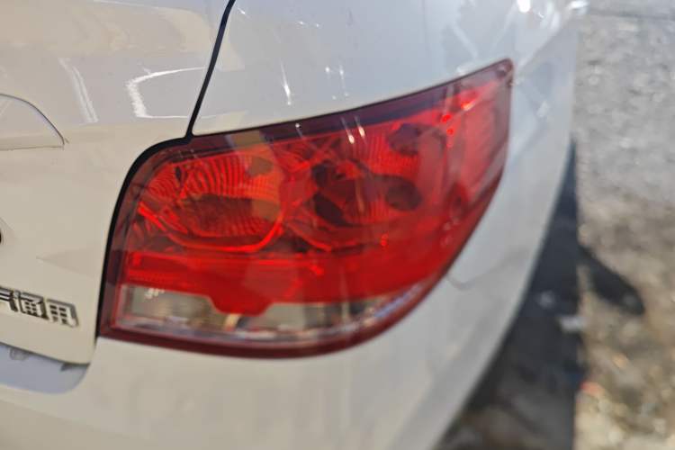 Used Chevrolet Sail 2015 Sail 3 1.5L Manual with Ideal Sunroof Edition
