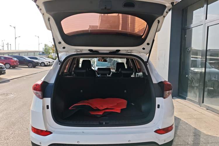 Used Hyundai Tucson 2018 1.6T Dual-Clutch Two-Wheel Drive 15th Anniversary Special Edition