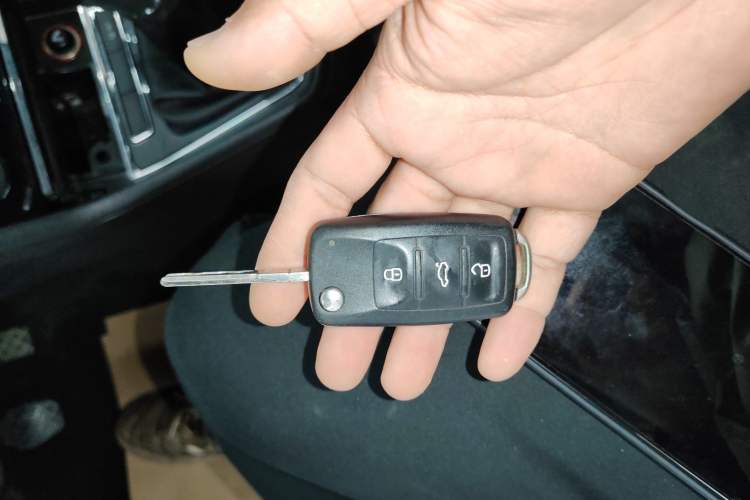 Used Volkswagen Bora 2016 1.6L manual Comfort trim level
