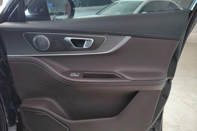 Used Chery Tiggo 8 PRO 2022 390T Two-Wheel Drive Vast Edition 5 Seats
