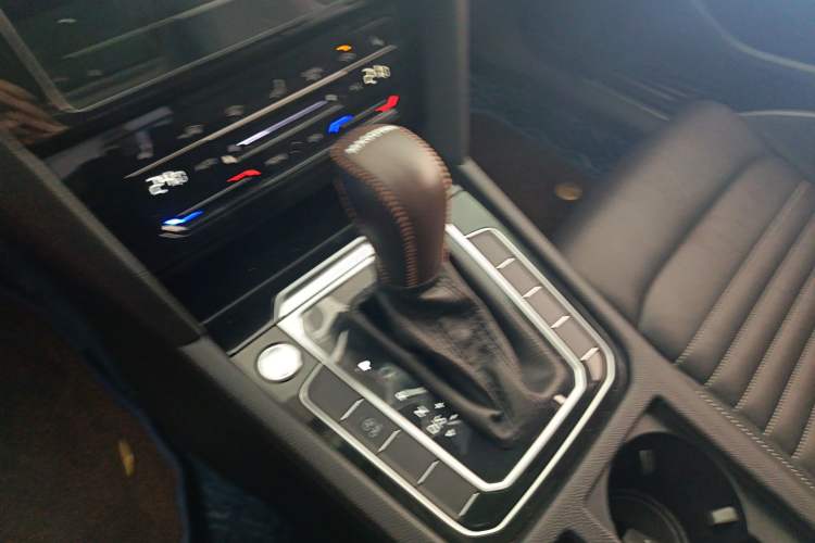 Used Volkswagen Magotan 2020 330TSI DSG Leading Model
