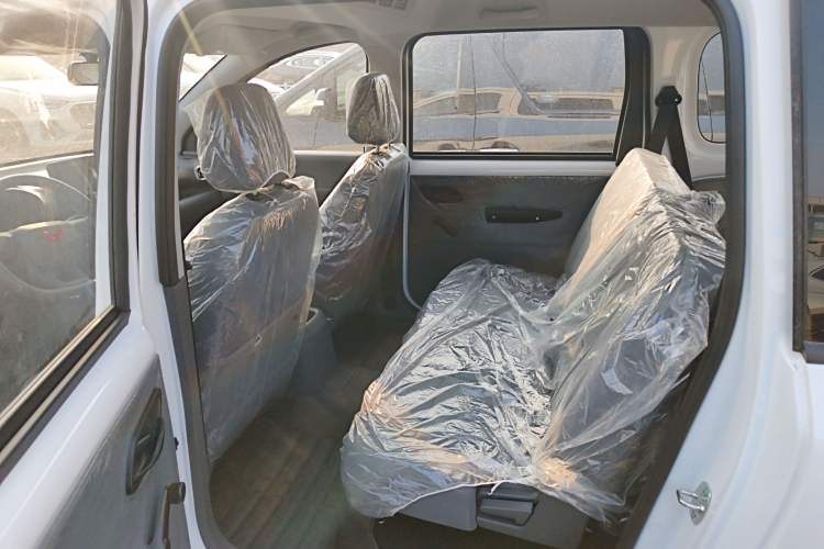 Used Wuling Hongguang New Energy 2025 Extended-Range Hybrid 50 km Standard Version
