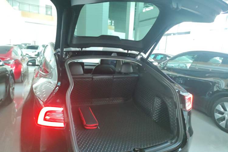 Used Tesla Model Y 2022 Rear-Wheel-Drive Version
