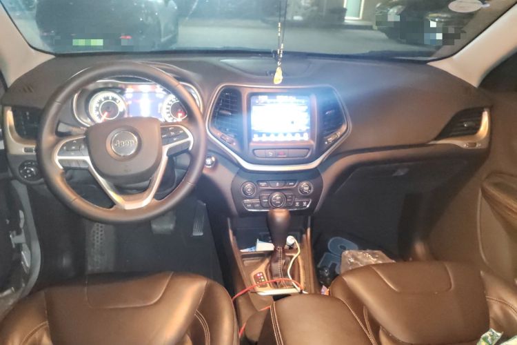 Used  Cherokee 2016 2.0L Superior Edition
