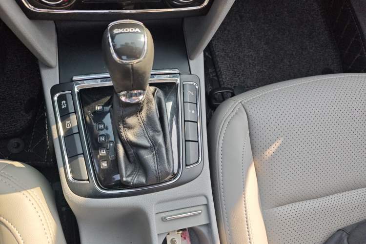 Used Skoda Superb 2013 1.8TSI Automatic Yashi Edition