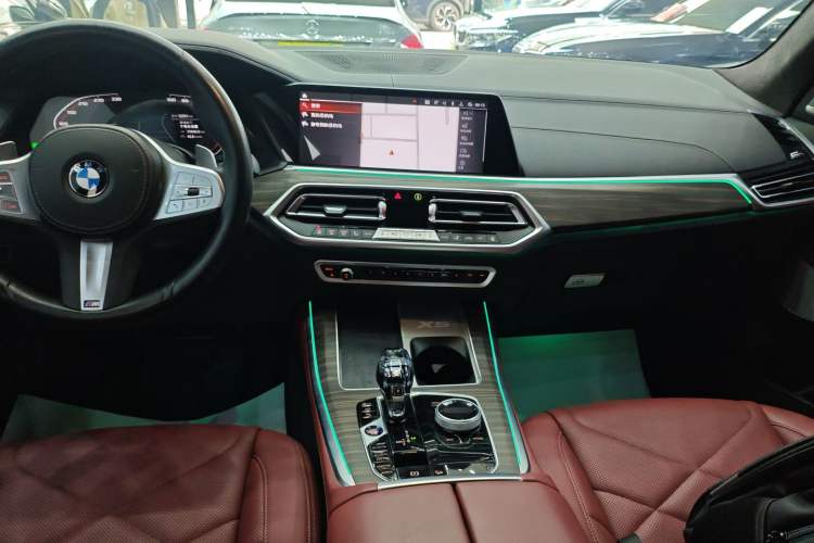 Used BMW X5 2022 xDrive 40Li M Sport Package
