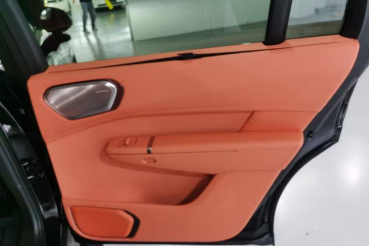 Used Lynk & Co 900 2025 1.5T Ultra
