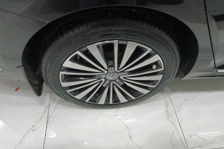 Used Volkswagen Passat 2020 330TSI Luxury Edition China VI
