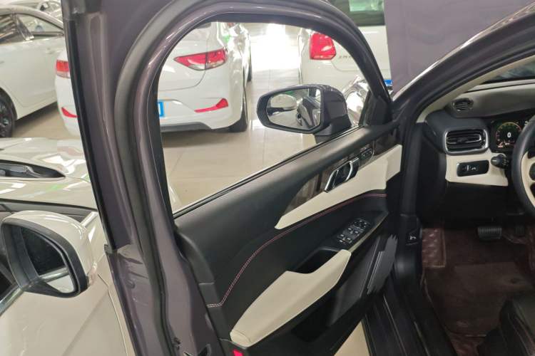 Used Lynk & Co 02 2022 1.5T DCT Shine Pro
