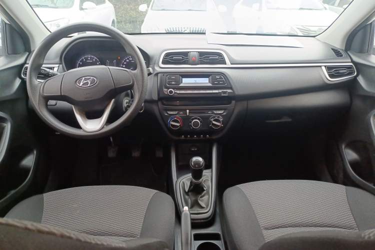 Used Hyundai Verna 2017 1.4L Manual Refreshed Version China V Standard