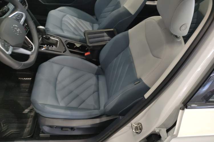 Used Volkswagen Tharu 2024 300TSI Two-Wheel-Drive Moon Luxury Edition
