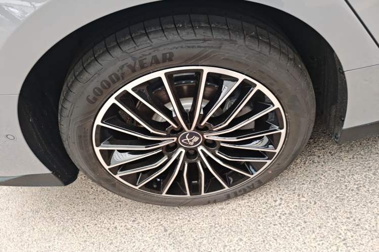 Used BYD Han 2025 DM-i Intelligent Driving Edition 125KM LiDAR Flagship Model