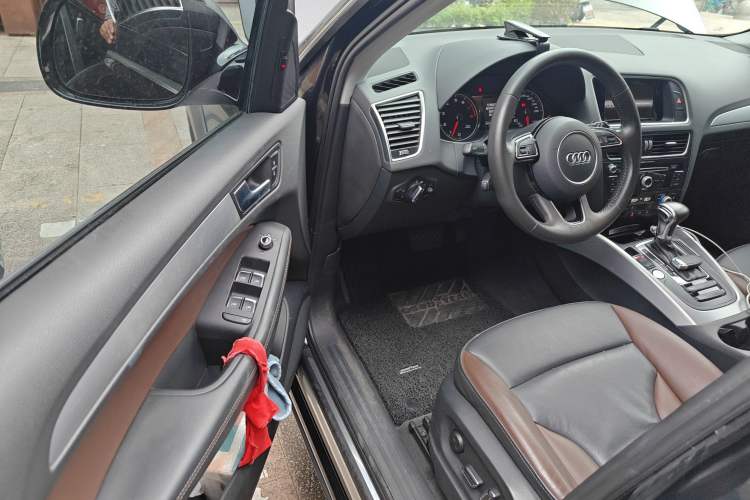 Used Audi Q5 2017 Plus 40 TFSI Technology Model