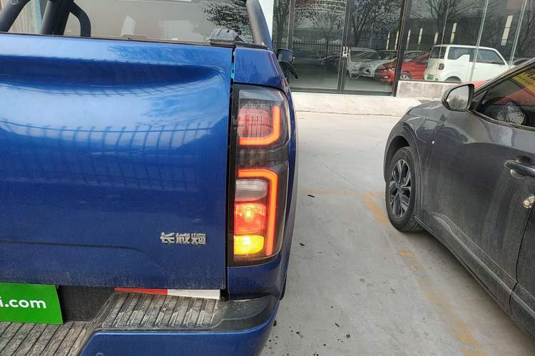 Used Great Wall Poer 2023 2.0T Commercial Version Automatic Diesel 4x4 Elite Long-Box GW4D20M
