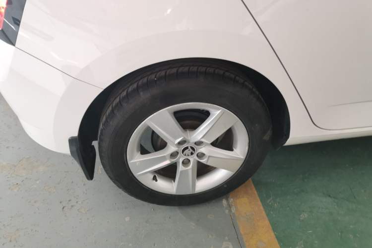 Used Skoda Fabia 2016 1.4L Automatic Car Enjoy Edition