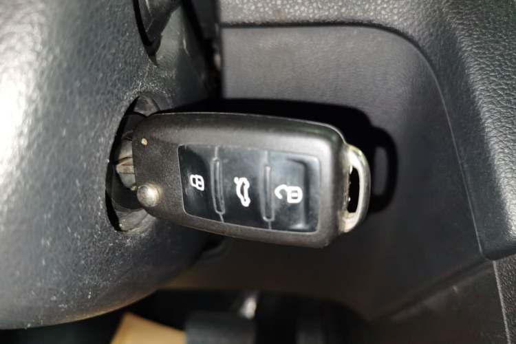 Used Volkswagen Santana 2013 1.6L Automatic Fashion Edition