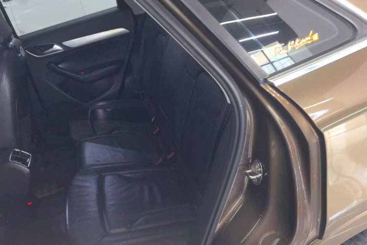 Used Audi Q3 2015 35 TFSI Comfort Model
