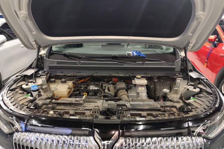 Used VOYAH Dream 2025 PHEV Four-Wheel-Drive Flagship Version – Qiankun Edition
