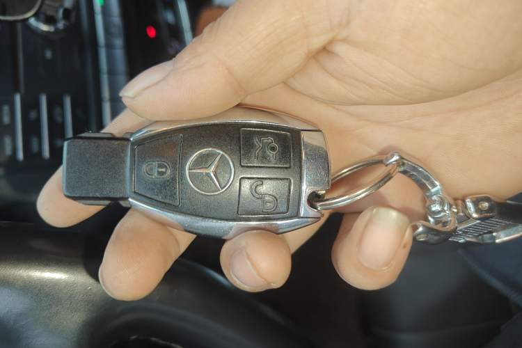 Used Mercedes-Benz E-Class 2015 Facelift E 200 L
