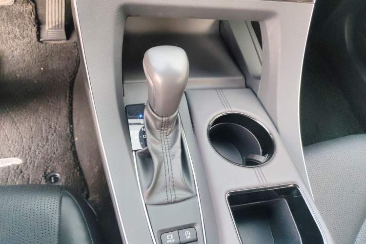 Used Toyota Avalon 2019 2.0L Luxury Edition China VI Standard
