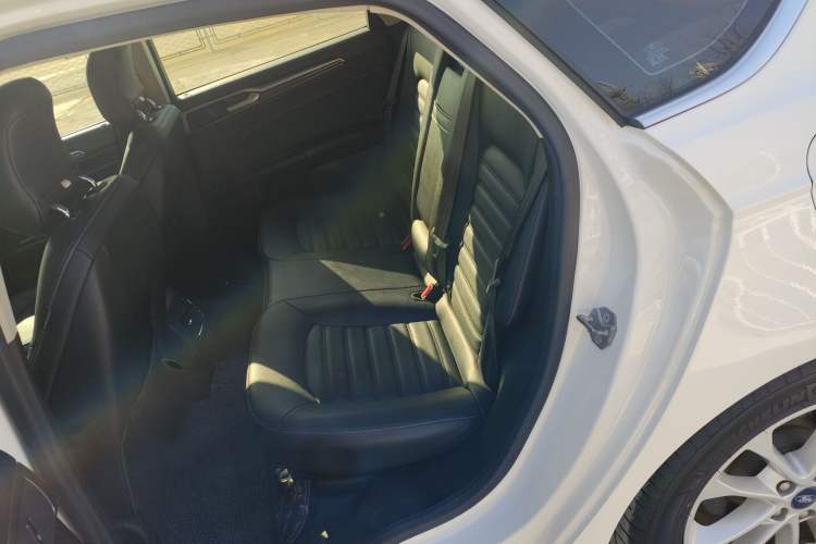 Used Ford Mondeo 2018 EcoBoost 200 Smart Control Fashion Model China VI Standard
