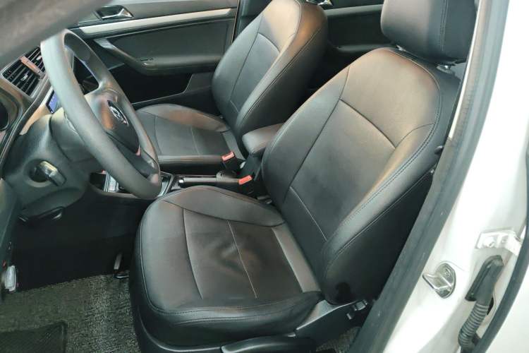 Used Volkswagen Lavida 2015 1.6L Automatic Fashion Edition