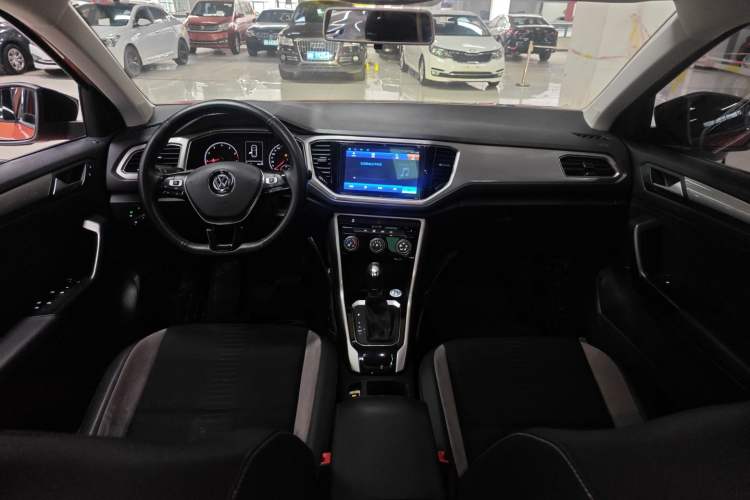 Used Volkswagen T-ROC 2018 230TSI DSG Two-Wheel Drive Advanced Version China V Standard