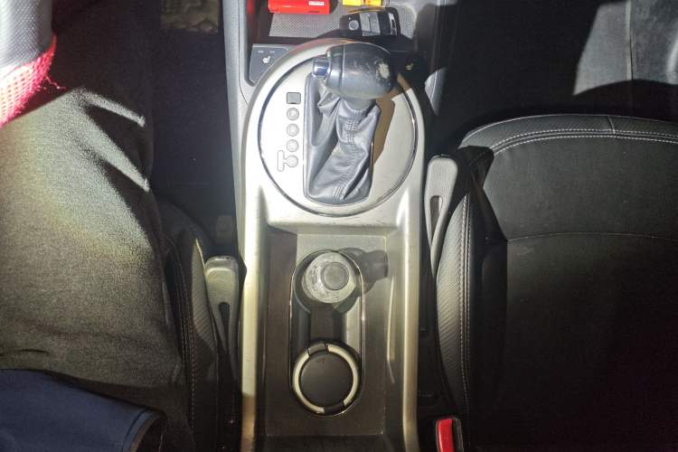 Used Kia Sportage R 2015 2.0L Automatic Two-Wheel Drive DLX Model