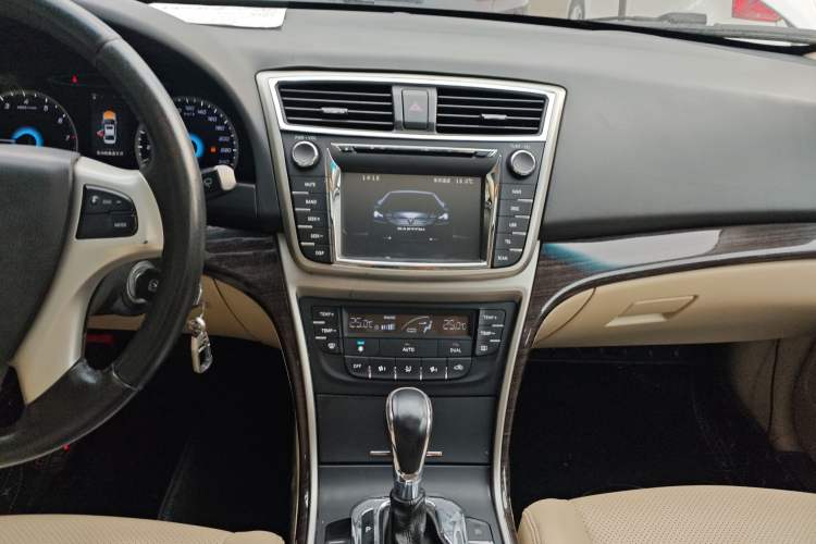 Used Changan Raeton 2014 1.8T Automatic Elite Anniversary Edition China IV Standard
