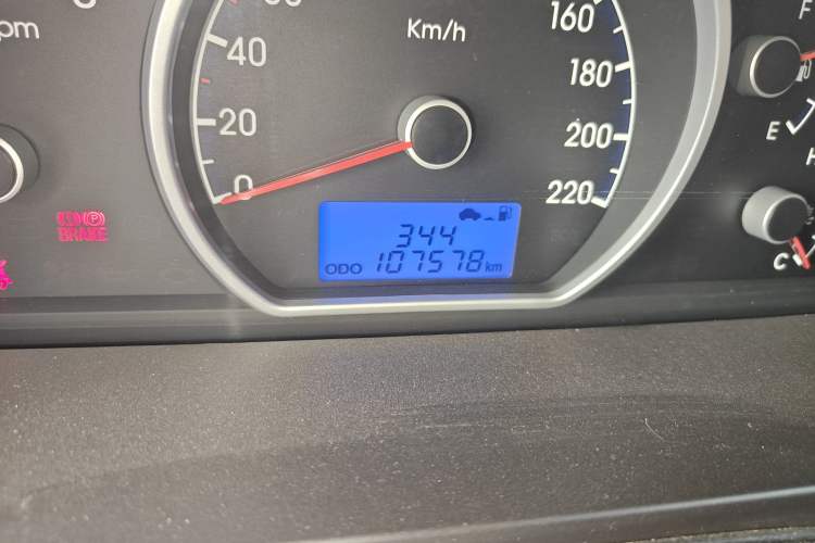 Used Hyundai Celesta 2011 1.6L Manual Top Trim