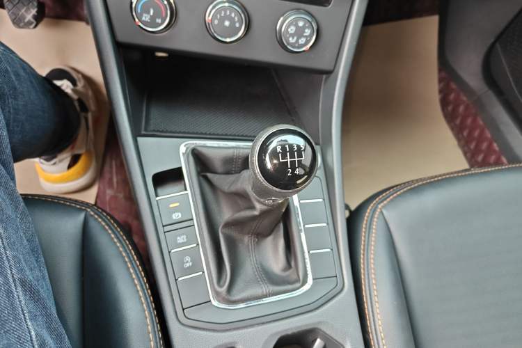 Used Volkswagen Bora 2021 1.5L Manual Fashion Smart Connect Edition