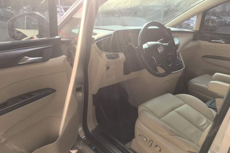 Used Buick GL8 2022 ES Landtrek 653T Luxury Edition
