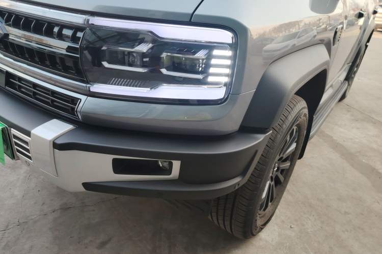 Used  Leopard 5 2023 Explore Edition
