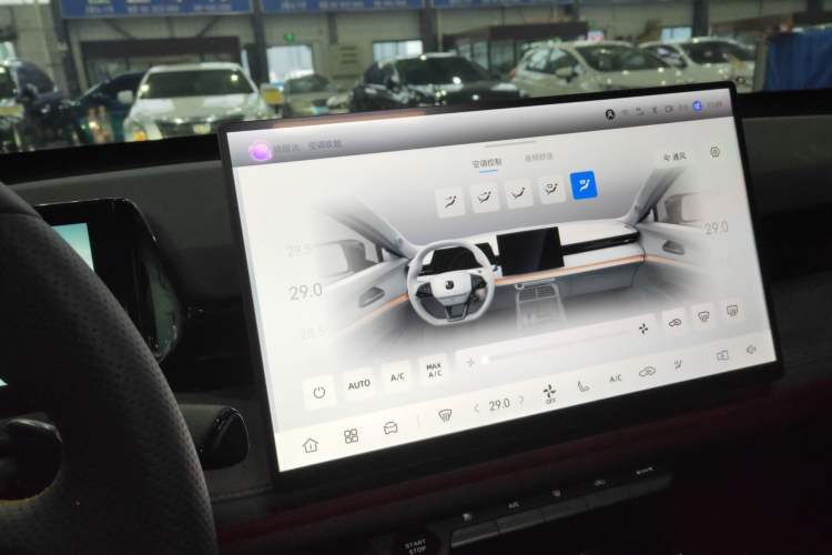 Used Changan UNI-V 2025 Model Third-Generation 2.0T Dynamic Edition
