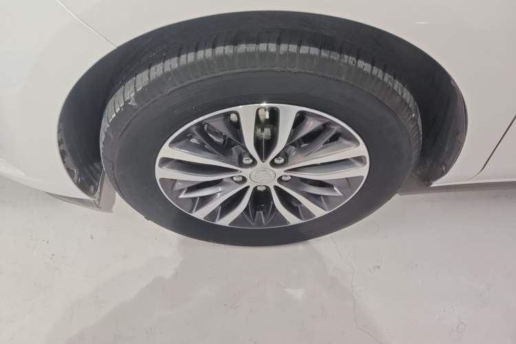 Used Buick GL8 2021 ES Landtrek 653T Comfort Edition