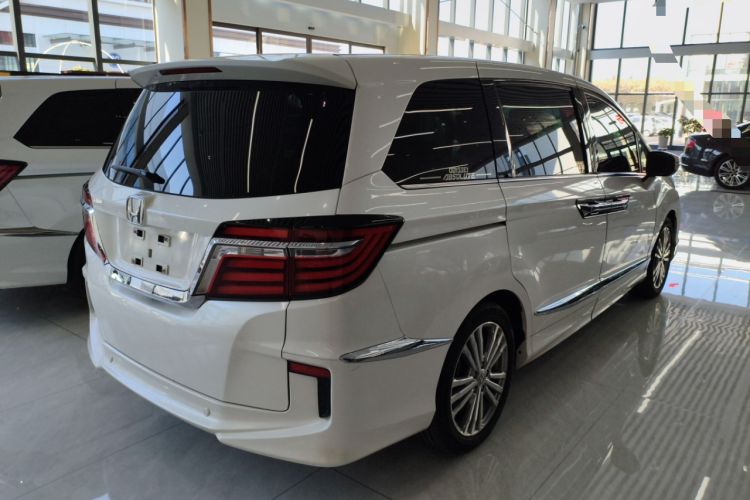 Used Honda Elysion 2016 2.4L Style Edition
