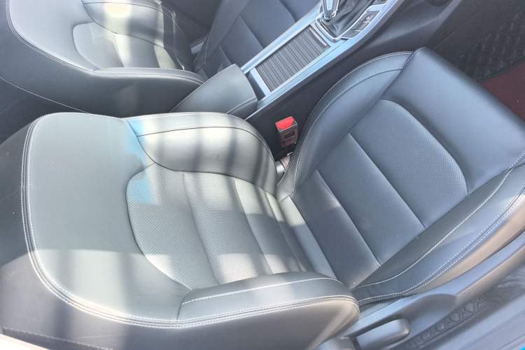 Used Geely Auto Emgrand 2019 Leading Edition 1.5L CVT Upward-Connected Model China VI Standard
