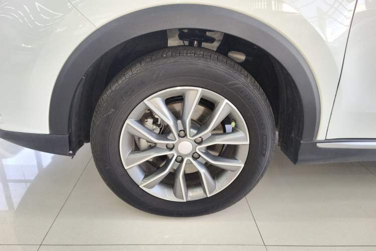 Used Roewe RX5 2023 PLUS 330TGI Automatic Trendsetting Smart Edition
