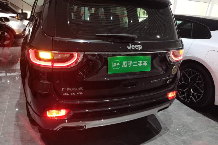 Used  Grand Commander 2018 2.0T Four-Wheel Drive Smart Enjoyment Version China V Emission Standard
