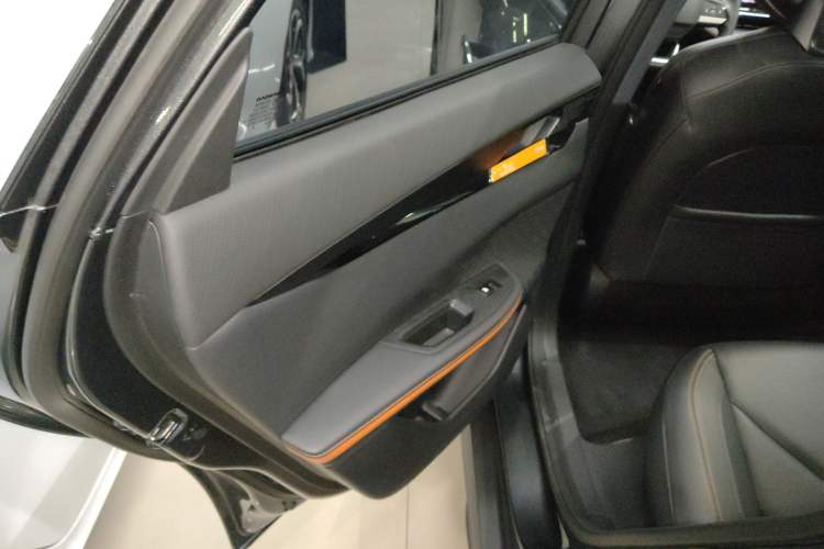 Used Changan UNI-V iDD 2023 ZhiDian iDD 1.5T 113km Smart & Fun Version
