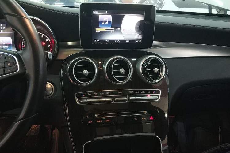 Used Mercedes-Benz GLC 2016 GLC 260 4MATIC Dynamic Edition
