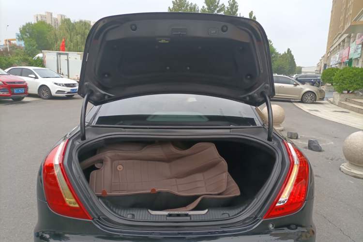 Used Jaguar XJ 2015 XJL 2.0T Elegance Business 80th Anniversary Limited Edition
