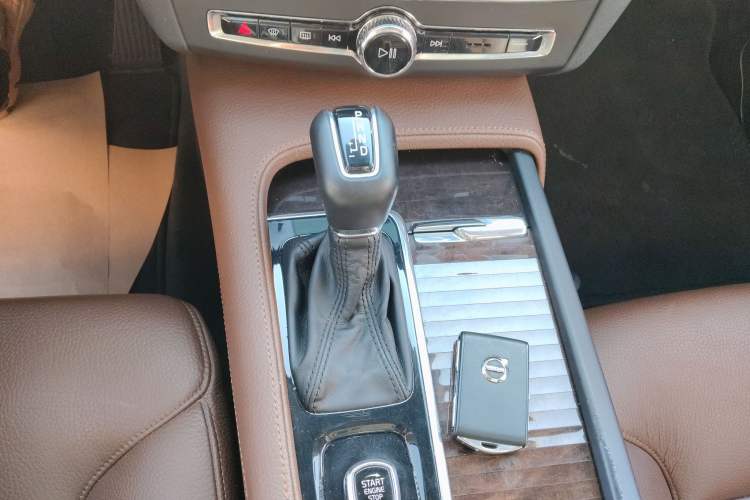 Used Volvo S90 2018 T4 Zhiyuan Edition
