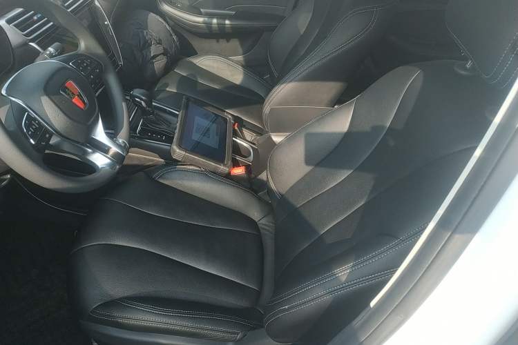 Used Roewe i5 2019 1.5L Automatic 4G Connected Langyue Edition