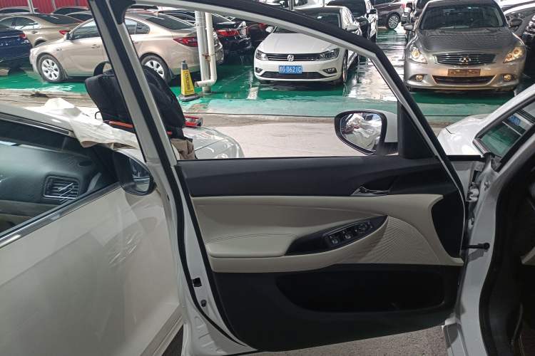 Used Buick GL6 2018 18T 5-Seater Elite Version
