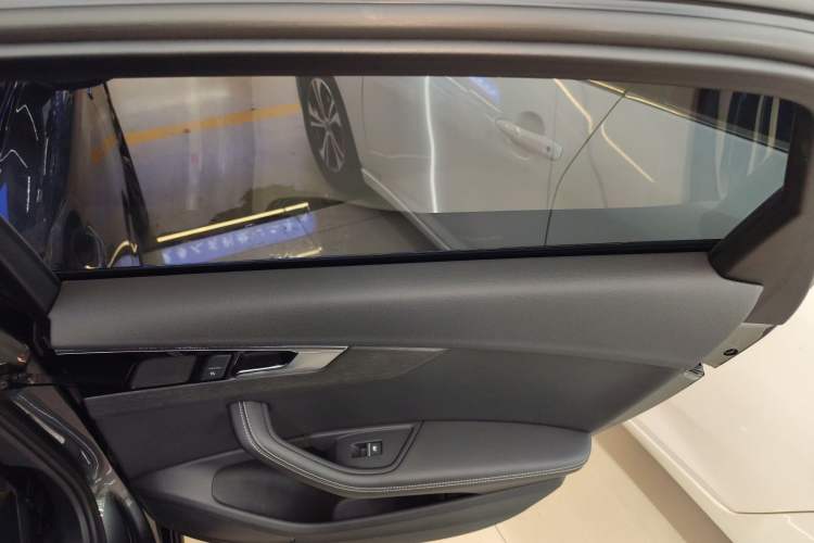 Used Audi A4L 2023 40 TFSI Luxury Dynamic Model
