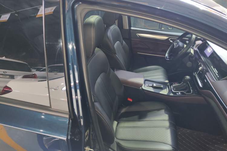 Used GAC Trumpchi M6 2021 PRO 270T DCT Luxury Edition
