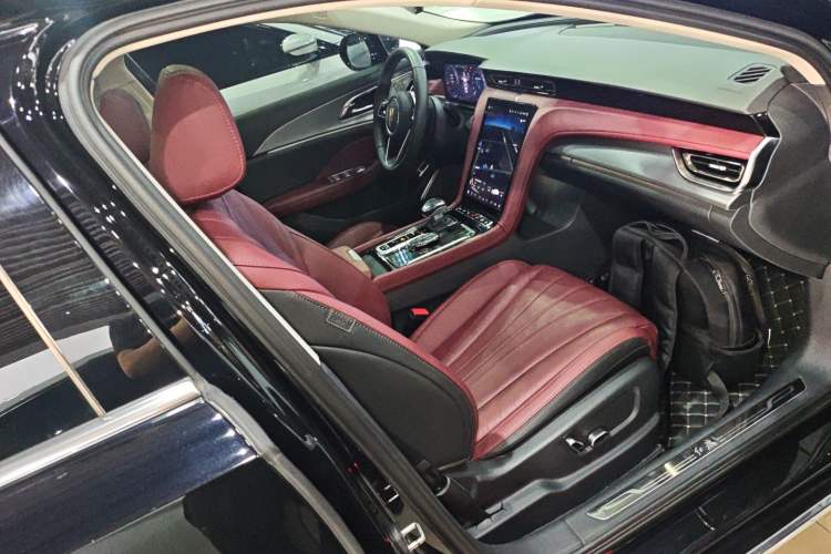 Used Hongqi H5 2024 2.0T Automatic Smart Connect Flagship Edition
