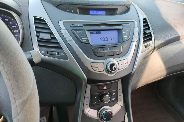 Used Hyundai Elantra 2012 1.6L Manual Fashion Edition
