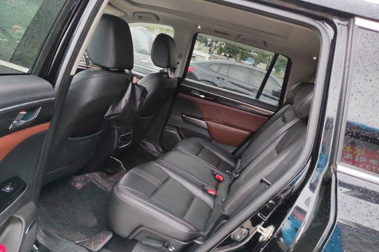 Used GAC Trumpchi GS8 2017 320T Two-Wheel Drive Luxury Smart Connectivity Version (7 Seats)
